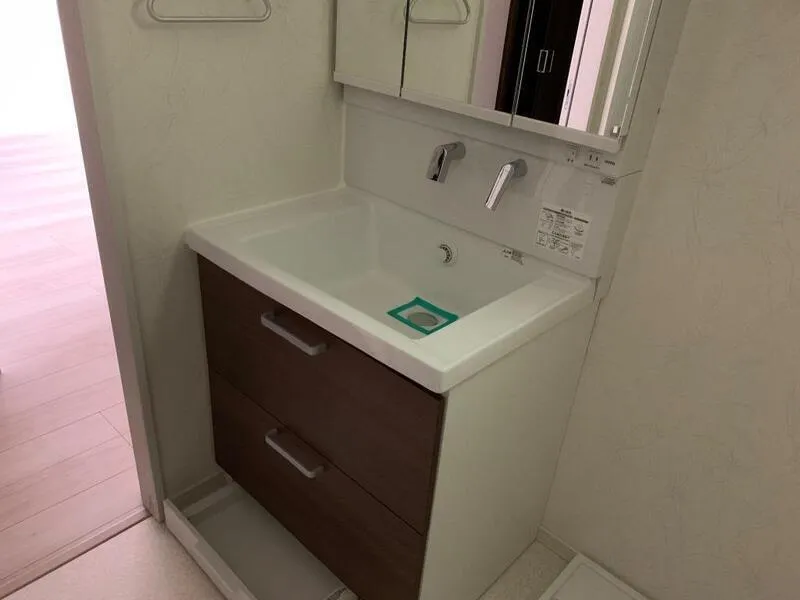 Park Square Bunkyo Sengoku - Interior - ["Bathroom Sink", "Flooring", "Floor"]