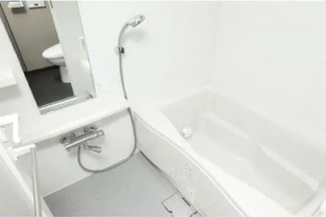 Belle Face Shibaura Tower - Interior - ["Bathtub", "Mirror", "Plumbing fixture"]
