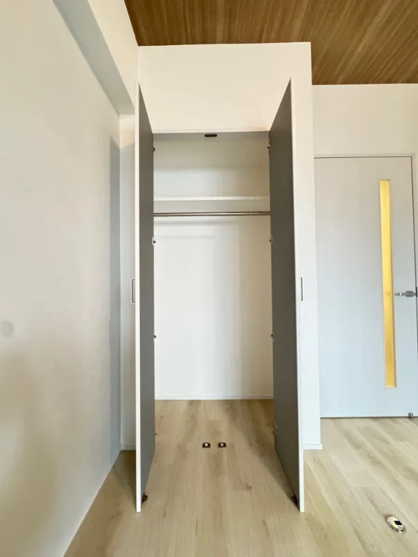 Residia Monzen Nakamachi - Interior - ["Flooring", "Floor", "Wall"]