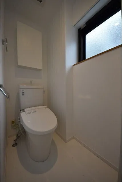 Square Court Waseda - Interior - ["Plumbing fixture", "Toilet seat", "Toilet"]