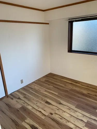 King Building - Interior - ["Building", "Property", "Window"]