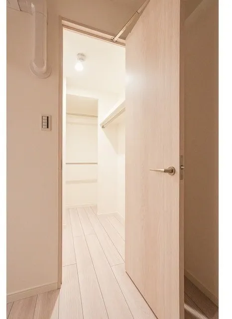 Comforia Liv Bunkyo Gokokuji - Interior - ["Wood", "Flooring", "Floor"]