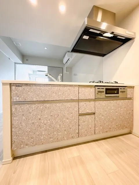 Royal Parks Ariake - Interior - ["Flooring", "Kitchen", "Floor"]