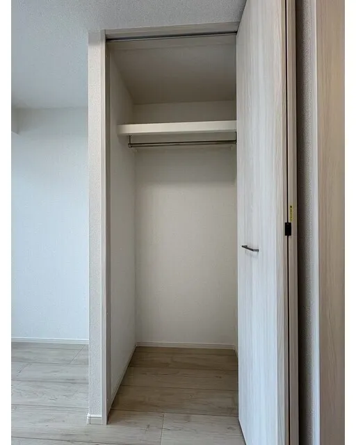 Due Oku - Interior - ["Flooring", "Wood", "Floor"]