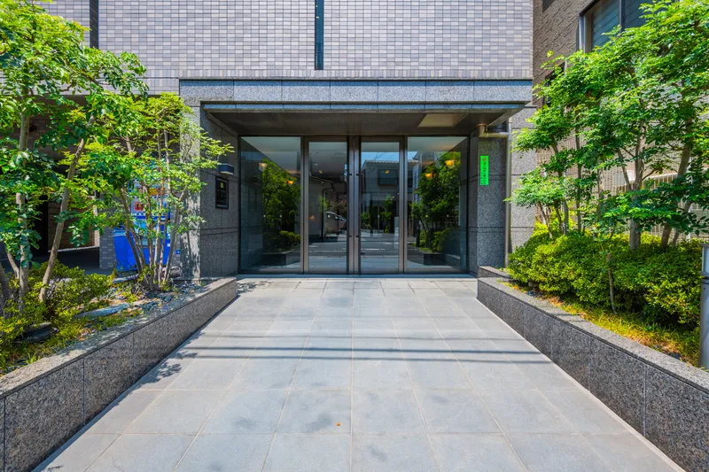 Louvre Kamata Minami 6th Building - Exterior - []