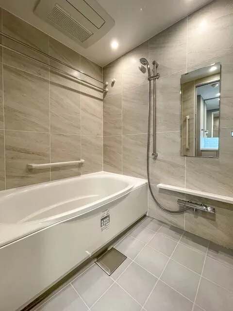 Royal Parks Ariake - Interior - ["Flooring", "Interior design", "Plumbing fixture"]