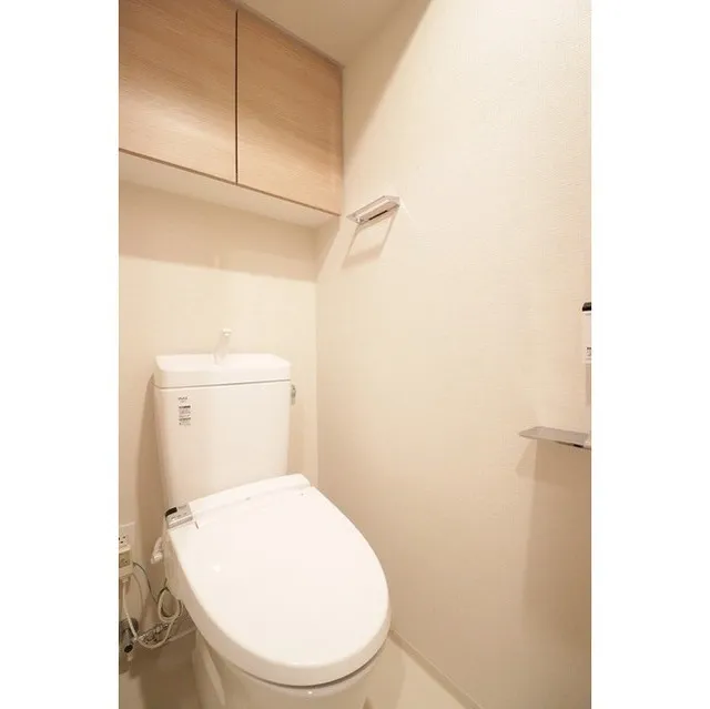 BluRock Aobadai - Interior - ["Toilet seat", "Plumbing fixture", "Bathroom"]