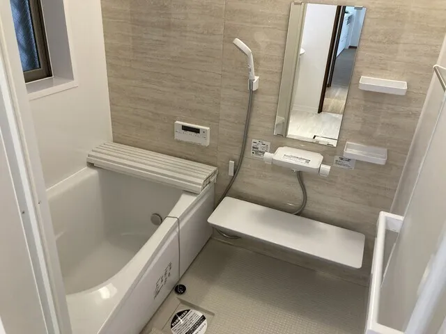 Rosa Terrace - Interior - ["Bathroom", "Plumbing fixture", "Flooring"]