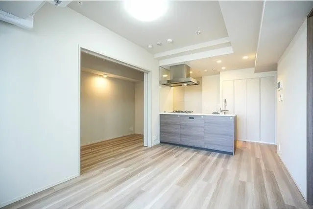 Due Fuchu I - Interior - ["Flooring", "Floor", "Ceiling"]