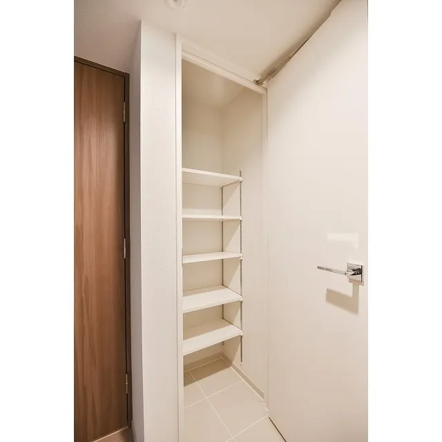 Comforia Morishita Riverside - Interior - ["Furniture", "Building", "Shelf"]