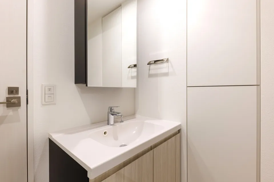 Hmlet Kinshicho II - Interior - ["Flooring", "Interior design", "Cabinetry"]