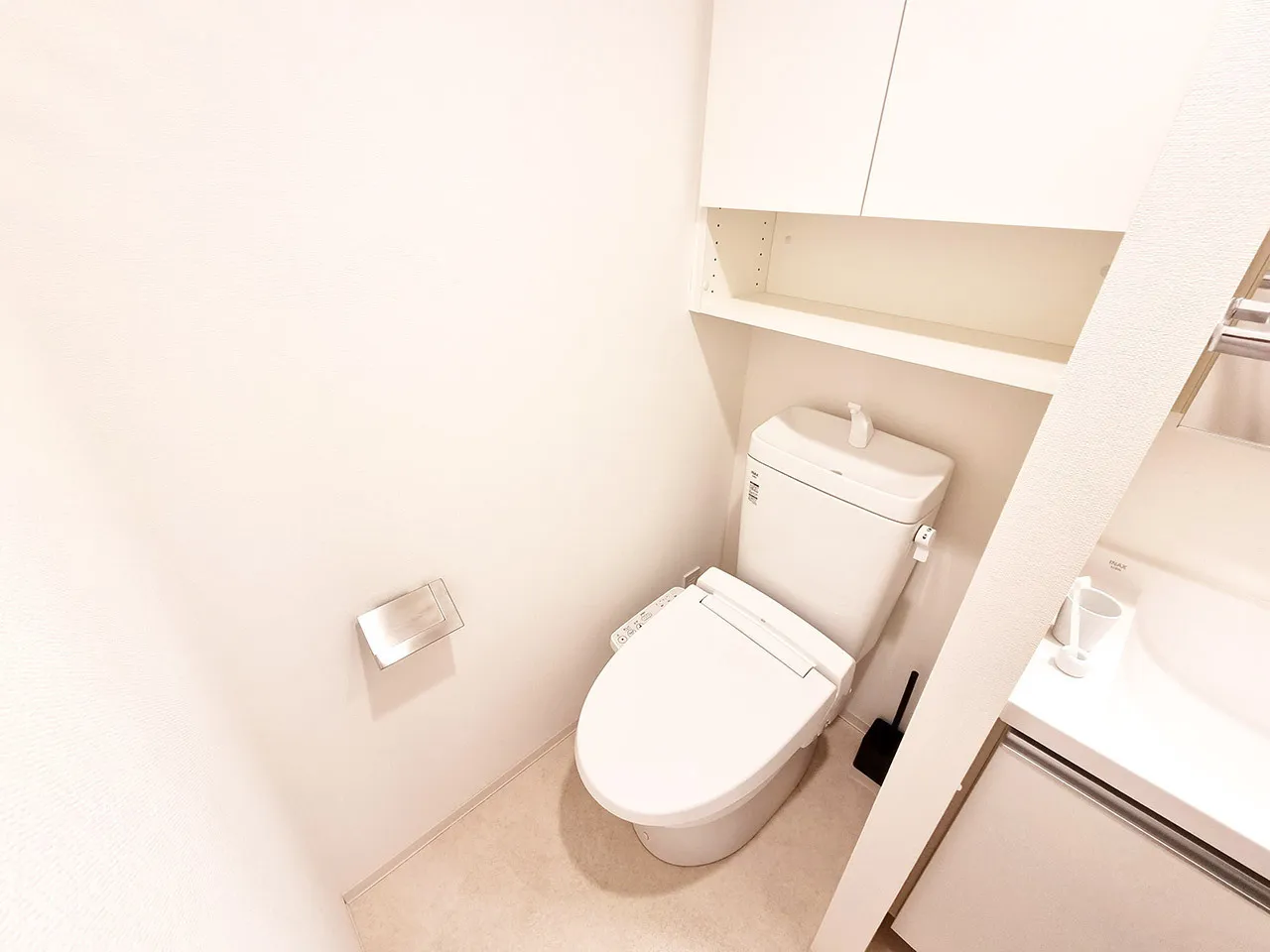 Mynavi Stay Osaki 2 - Interior - ["Toilet seat", "Flooring", "Plumbing fixture"]