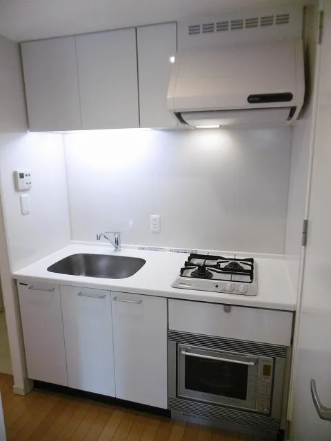 Doue Minami Azabu - Interior - ["Cabinetry", "Kitchen sink", "Sink"]