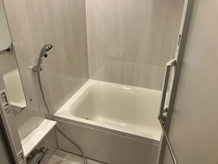 Season Flats Shin-Okachimachi East - Interior - ["Bathroom", "Bathtub", "Plumbing fixture"]