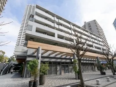 River City 21 East Towers 7 - Exterior - ["Apartment", "Condominium", "Metropolitan area"]