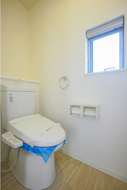 4-20-24 Shimotakaido, Suginami-Ku, Tokyo - Interior - ["Plumbing fixture", "Flooring", "Toilet seat"]