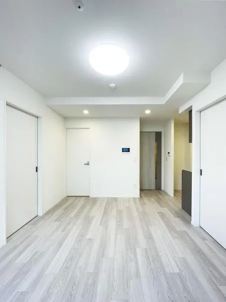 Brillia Ist Asakusa - Interior - ["Flooring", "Floor", "Ceiling"]