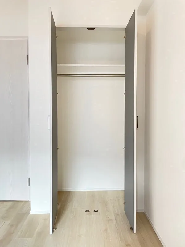 Residia Monzen Nakamachi - Interior - ["Flooring", "Wood", "Floor"]