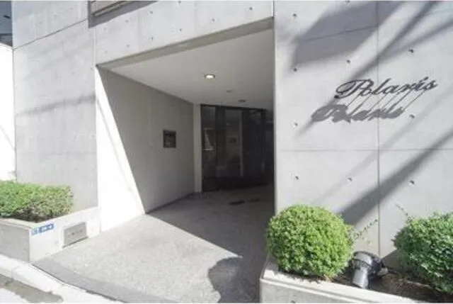 Polaris - Exterior - ["White", "Property", "House"]