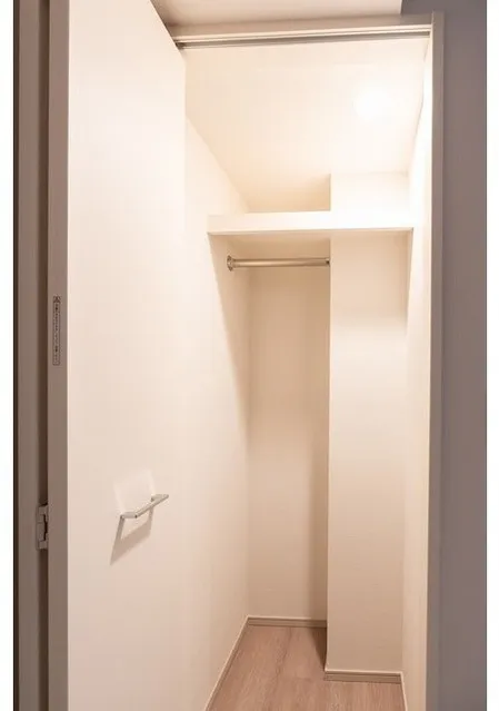 Comforia Higashiueno - Interior - ["Wood", "Flooring", "Floor"]
