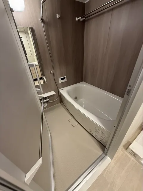 Geoent Ueno Inaricho - Interior - ["Flooring", "Floor", "Plumbing fixture"]