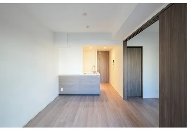 Comforia Liv Nagafukucho - Interior - ["Floor", "Flooring", "Apartment"]