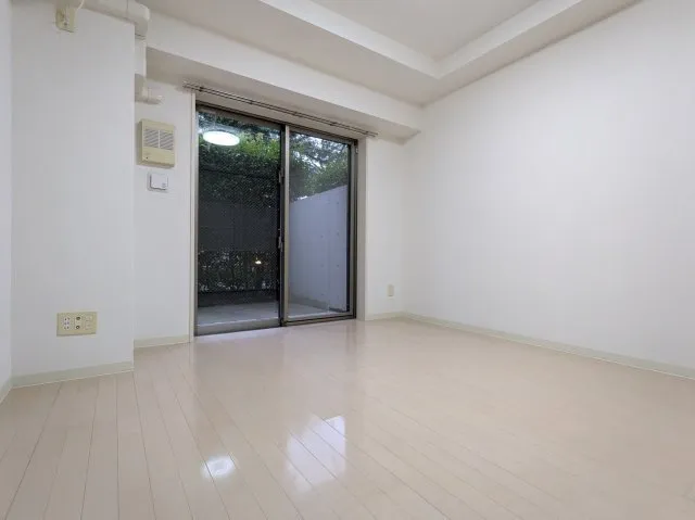 Garden Haginaka - Interior - ["Tile Flooring", "Daylighting", "Home Door"]
