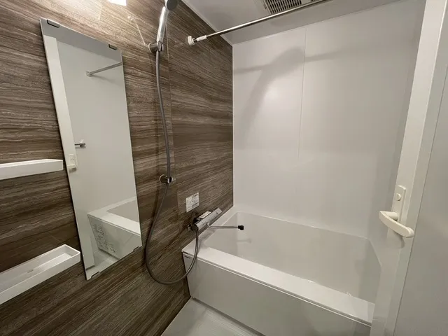 Maison Sunshine - Interior - ["Plumbing fixture", "Fixture", "Bathroom"]