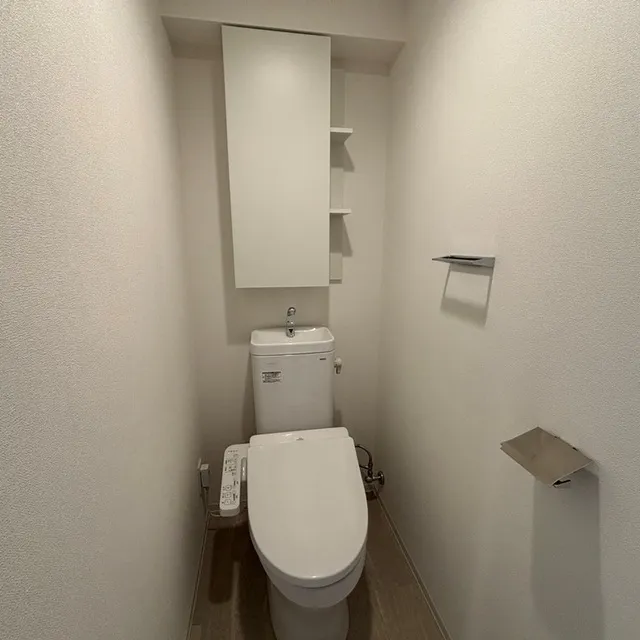 Park Axis Shinagawa Tennozu Isle - Interior - ["Flooring", "Toilet seat", "Floor"]