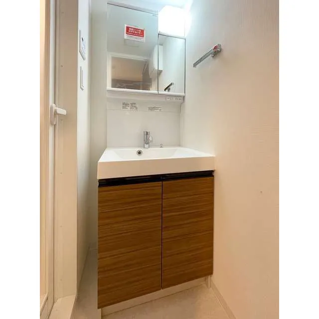 Grand Flat Sakurashinmachi - Interior - ["Sink", "Cabinetry", "Bathroom sink"]