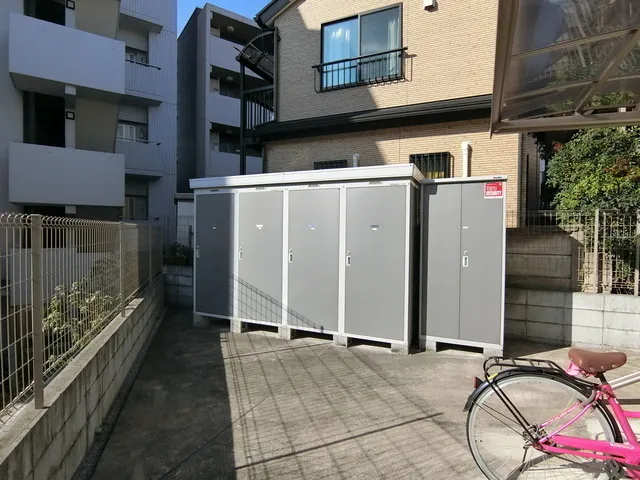 Milk Leak Eighty - Other - ["Door", "Metal", "Aluminium"]