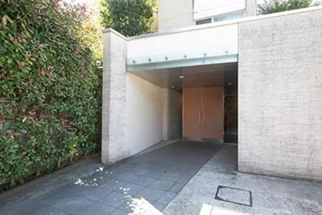 Le Sillage Jingumae - Exterior - ["Road surface", "Fixture", "Asphalt"]