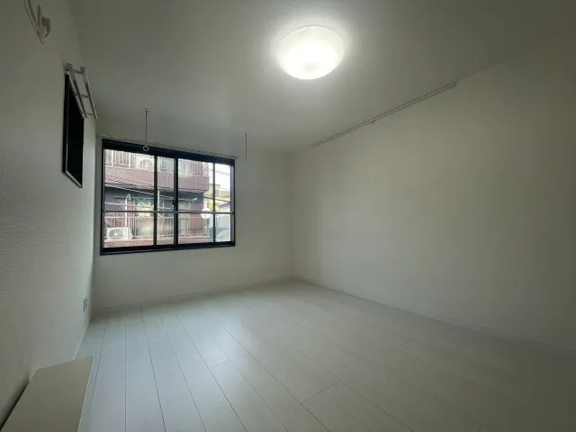 Frasia Uguisudani - Interior - ["Flooring", "Floor", "Ceiling"]