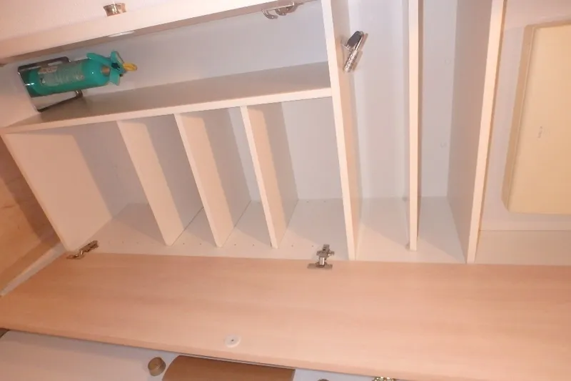 Doue Shinkawa - Interior - ["Wood", "Shelving", "Flooring"]