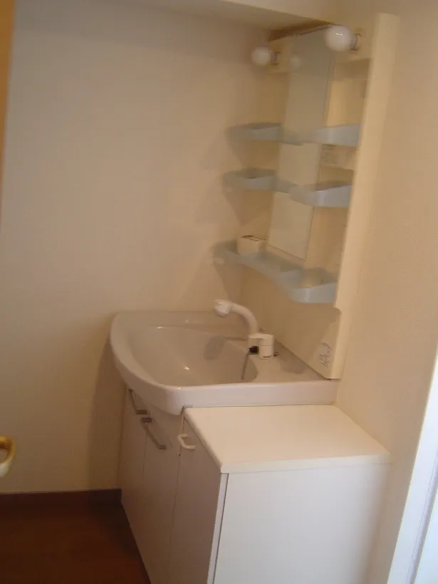 Laclas Tawaramachi - Interior - ["Property", "Tap", "Sink"]