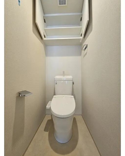 Comforia Liv Higashiikebukuro - Interior - ["Toilet seat", "Plumbing fixture", "Toilet"]