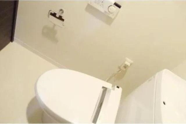 The Tokyo Towers Midtower - Interior - ["Toilet seat", "Toilet", "Plumbing fixture"]