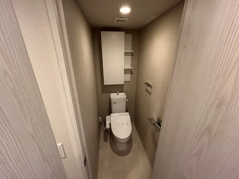 Primal Nerima Toshimaen - Interior - ["Toilet seat", "Toilet", "Flooring"]