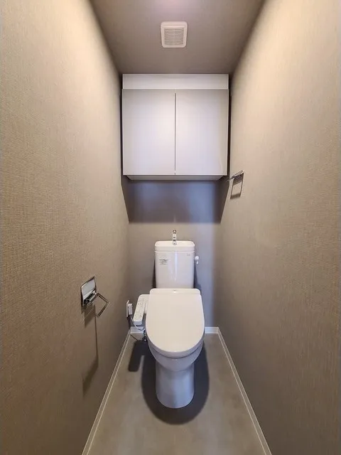 CAVANA Shinjuku Natsumesaka - Interior - ["Plumbing fixture", "Toilet seat", "Toilet"]