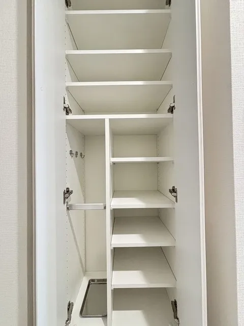Comforia Liv Osaki - Interior - ["Cupboard", "Cabinetry", "Wardrobe"]