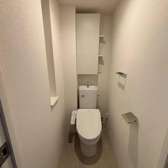 Park Axis Shinagawa Tennozu Isle - Interior - ["Floor", "Flooring", "Toilet seat"]