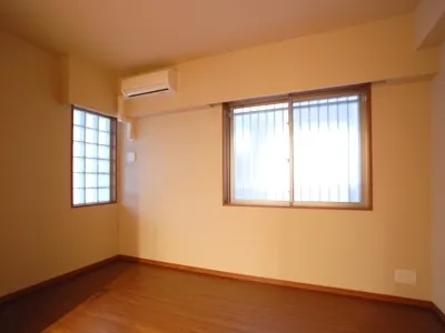 Prime Urban Shinjuku Natsumezaka Tower Residence - Interior - ["Building", "Window", "Fixture"]