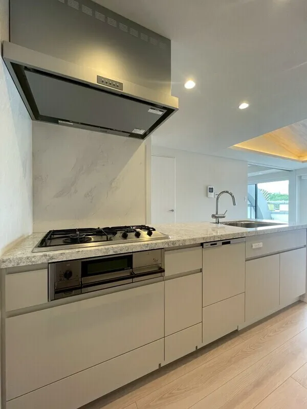 Dash Living Aoyama - Interior - ["Kitchen Appliance", "Kitchen", "Major appliance"]