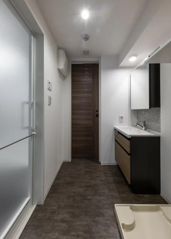 Struth Itabashi Honcho - Interior - ["Flooring", "Interior design", "Wall"]