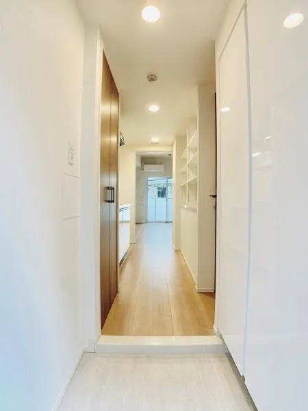 YOU I COURT - Interior - ["Building", "Door", "Fixture"]