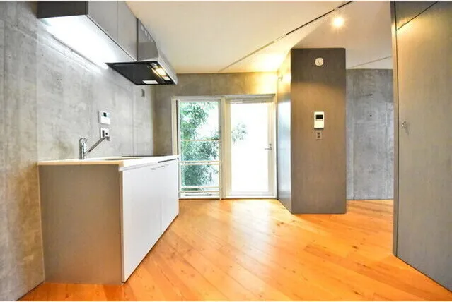 FARE Uehara Noye EAST - Interior - ["Flooring", "Wall", "Floor"]
