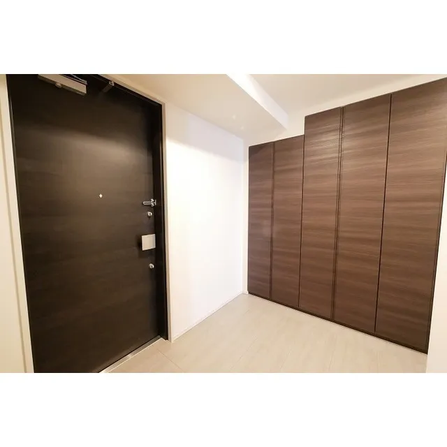 Comforia Shinjuku East Side Tower - Interior - ["Brown", "Wood", "Fixture"]