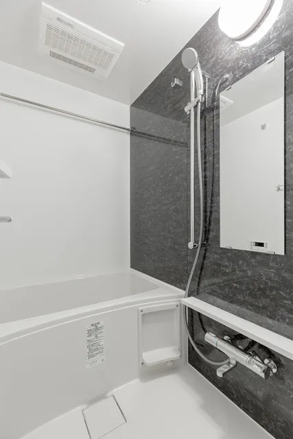 JPnoie Monzennakacho - Interior - ["Building", "Mirror", "Plumbing fixture"]