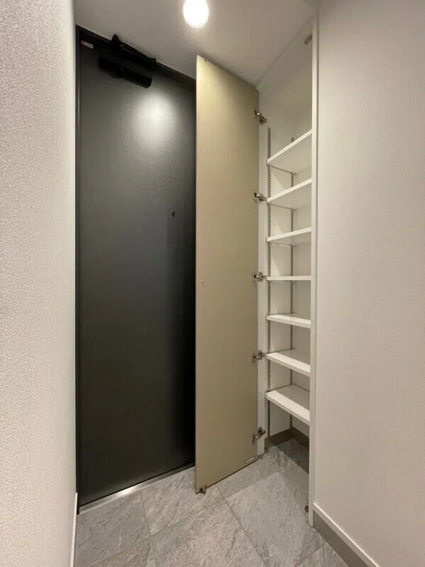 Milia Residence Shinjuku Gyoen II - Interior - ["Flooring", "Wood", "Floor"]