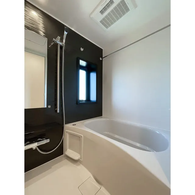 TS Residence Kita Ueno - Interior - ["Bathtub", "Plumbing fixture", "Tap"]